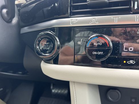 New 2026 Nissan Pathfinder SL AWD/4WD image 6