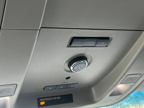 Used 2016 Chevrolet Tahoe LT RWD image 23