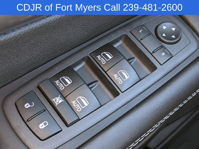 New 2026 Chrysler Pacifica Select FWD image 15