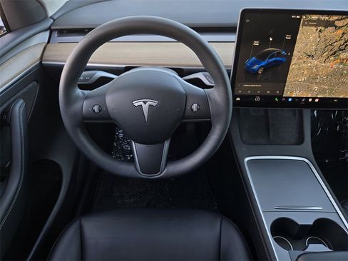 Used 2023 Tesla Model Y Long Range image 13