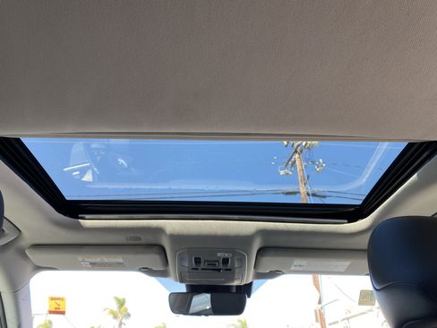 Used 2021 Toyota Highlander XLE FWD image 26