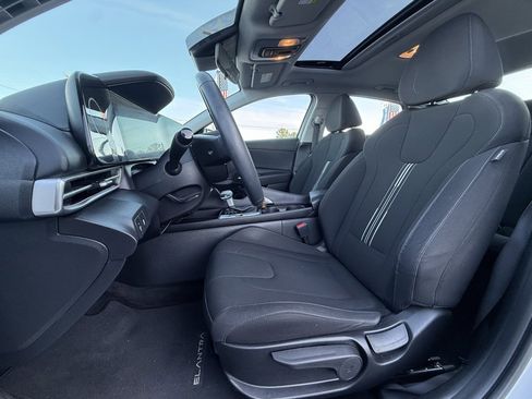 Used 2024 Hyundai Elantra SEL w/ Convenience Package image 21