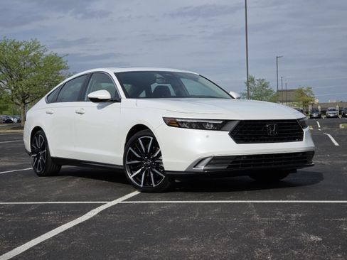 Certified 2023 Honda Accord Touring image 2