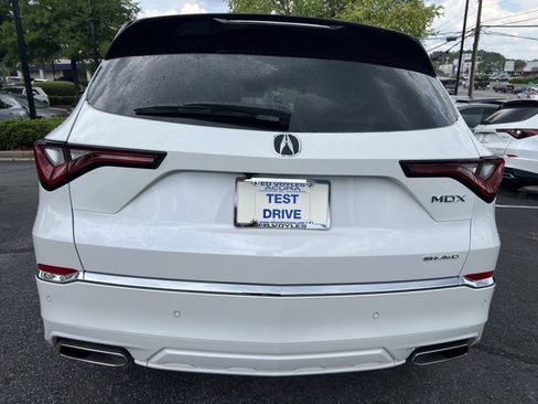 Used 2025 Acura MDX SH-AWD w/ Advance Package image 4