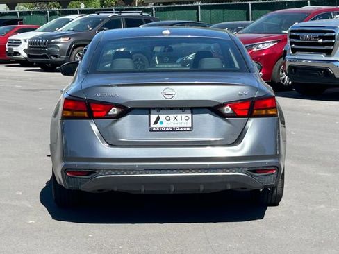 Used 2024 Nissan Altima 2.5 SV FWD image 6