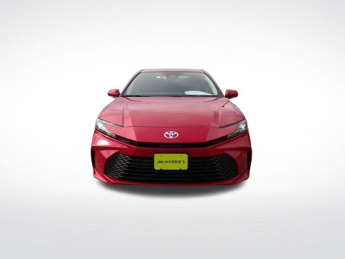 Used 2025 Toyota Camry LE FWD image 8