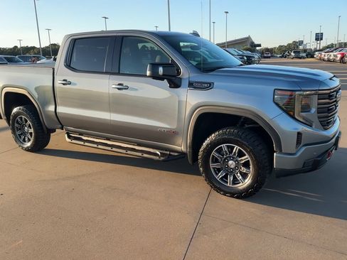Used 2024 GMC Sierra 1500 AT4 w/ Technology Package AWD/4WD image 3