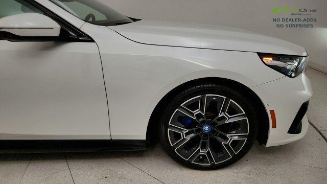 Used 2025 BMW i5 eDrive40 w/ M Sport Package AWD/4WD image 20