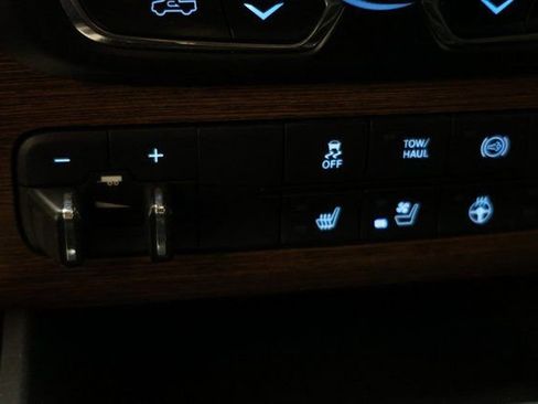 Used 2016 RAM 3500 Laramie w/ Convenience Group image 99