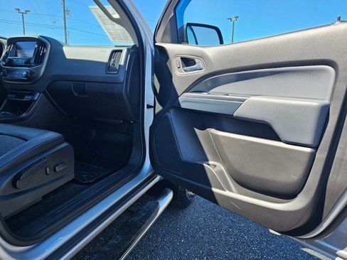 Used 2017 Chevrolet Colorado Z71 AWD/4WD image 12