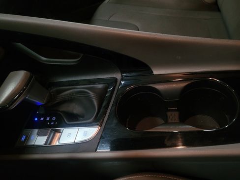 Used 2023 Hyundai Elantra SEL w/ Convenience Package image 26