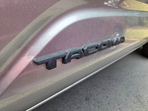 Used 2024 Toyota Tacoma SR5 AWD/4WD image 5