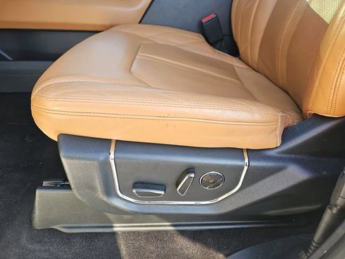 Used 2022 Ford Expedition Platinum RWD image 18