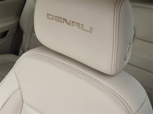 Used 2020 GMC Acadia Denali w/ Trailering Package image 16