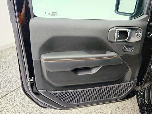 Used 2025 Jeep Wrangler Unlimited Sahara w/ Safety Group image 10