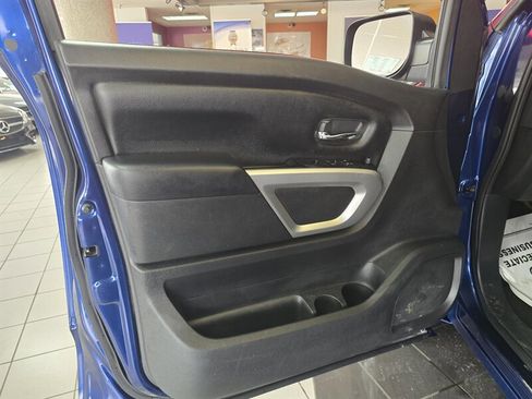Used 2019 Nissan Titan SV AWD/4WD image 7