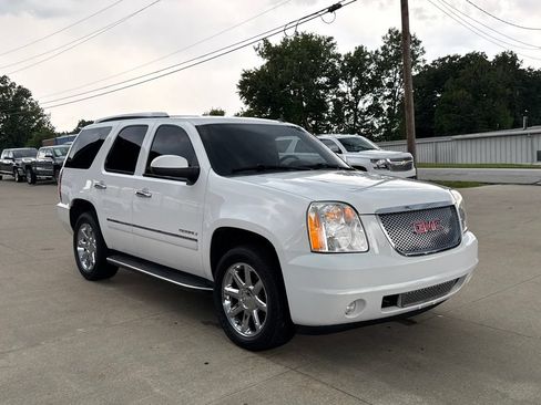 Used 2014 GMC Yukon Denali AWD/4WD image 21