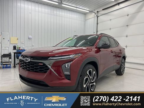 Used 2025 Chevrolet Trax RS image 6