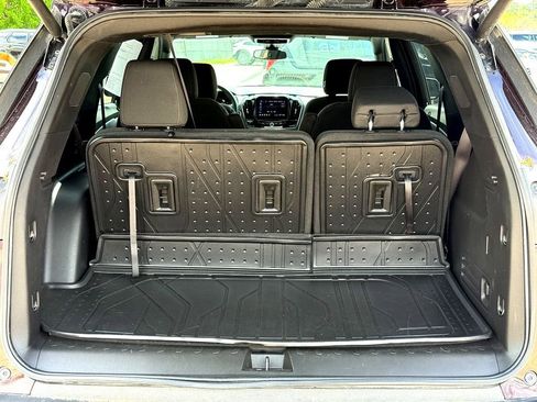 Used 2023 Chevrolet Traverse LT FWD image 10