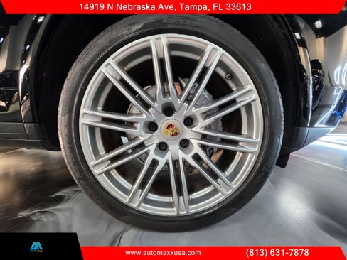 Used 2018 Porsche Cayenne Platinum Edition w/ Premium Package AWD/4WD image 35