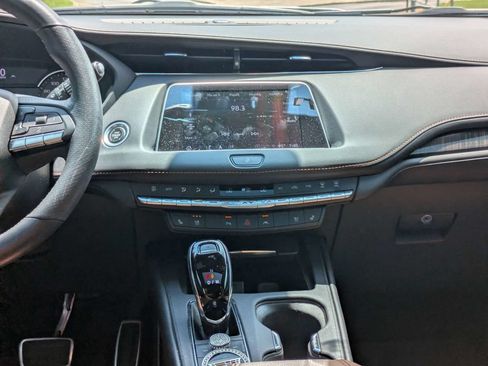 Used 2023 Cadillac XT4 Sport FWD image 19