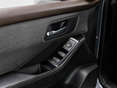 Used 2022 Nissan Rogue SV image 49