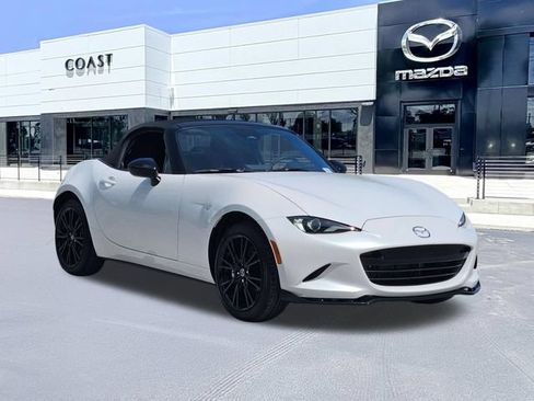 New 2026 MAZDA MX-5 Miata Club w/ Interior Package RWD image 3