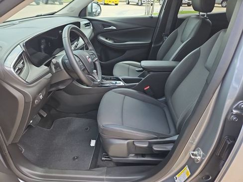 Used 2025 Buick Encore GX Preferred FWD image 18