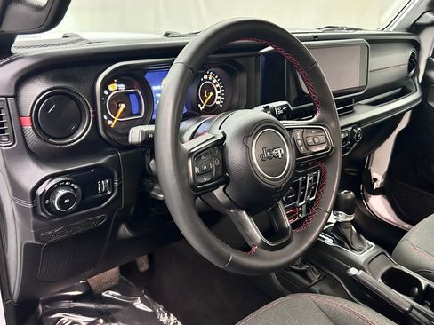 Certified 2025 Jeep Wrangler Unlimited Rubicon image 9