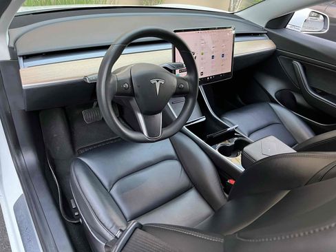 Used 2020 Tesla Model 3 Standard Range Plus image 21