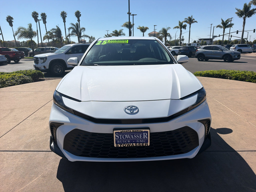 Used 2025 Toyota Camry SE FWD image 2