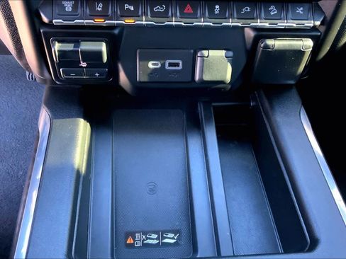 Used 2021 GMC Sierra 2500 Denali w/ Denali Ultimate Package image 30