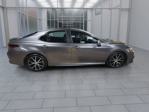 Used 2021 Toyota Camry SE w/ Cold Weather Package AWD/4WD image 9