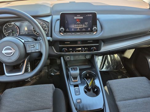 Certified 2023 Nissan Rogue SV FWD image 14