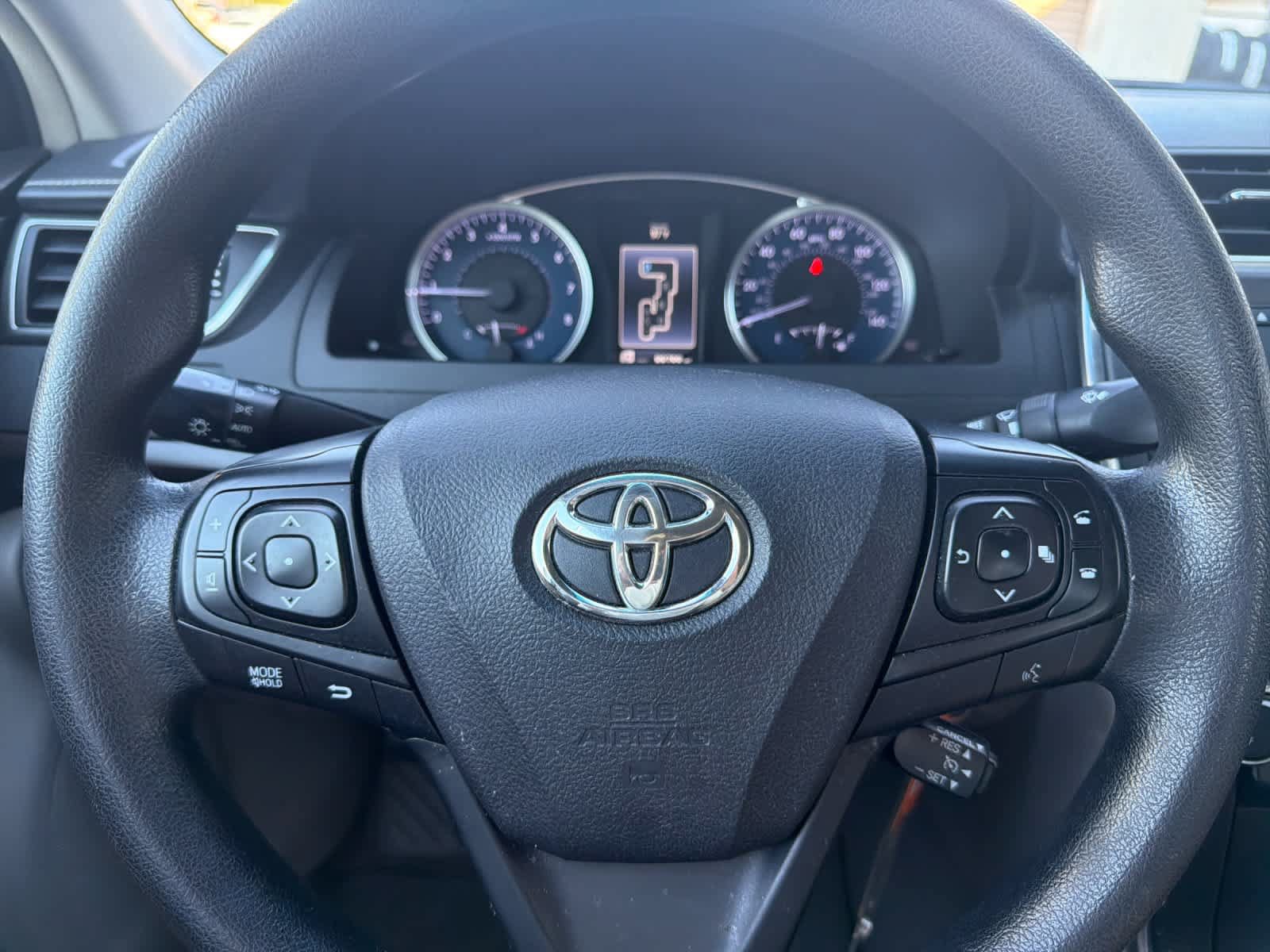 Used 2017 Toyota Camry LE FWD image 22