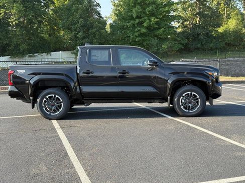 New 2025 Toyota Tacoma TRD Sport image 2