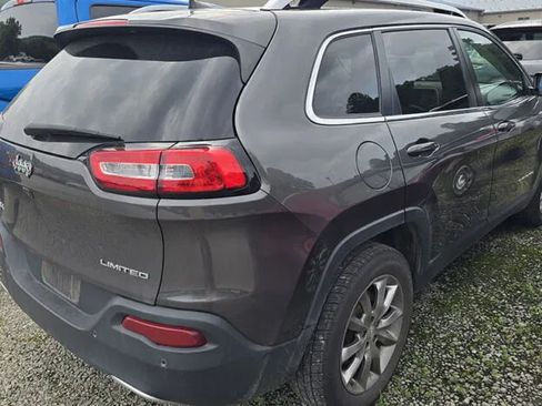 Used 2018 Jeep Cherokee Limited AWD/4WD image 3