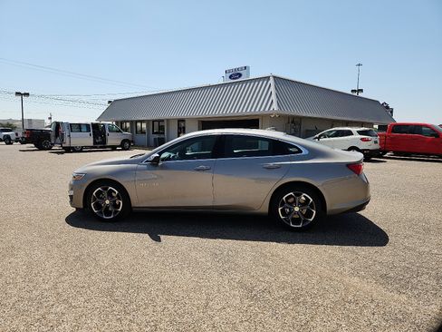 Used 2024 Chevrolet Malibu LT image 4