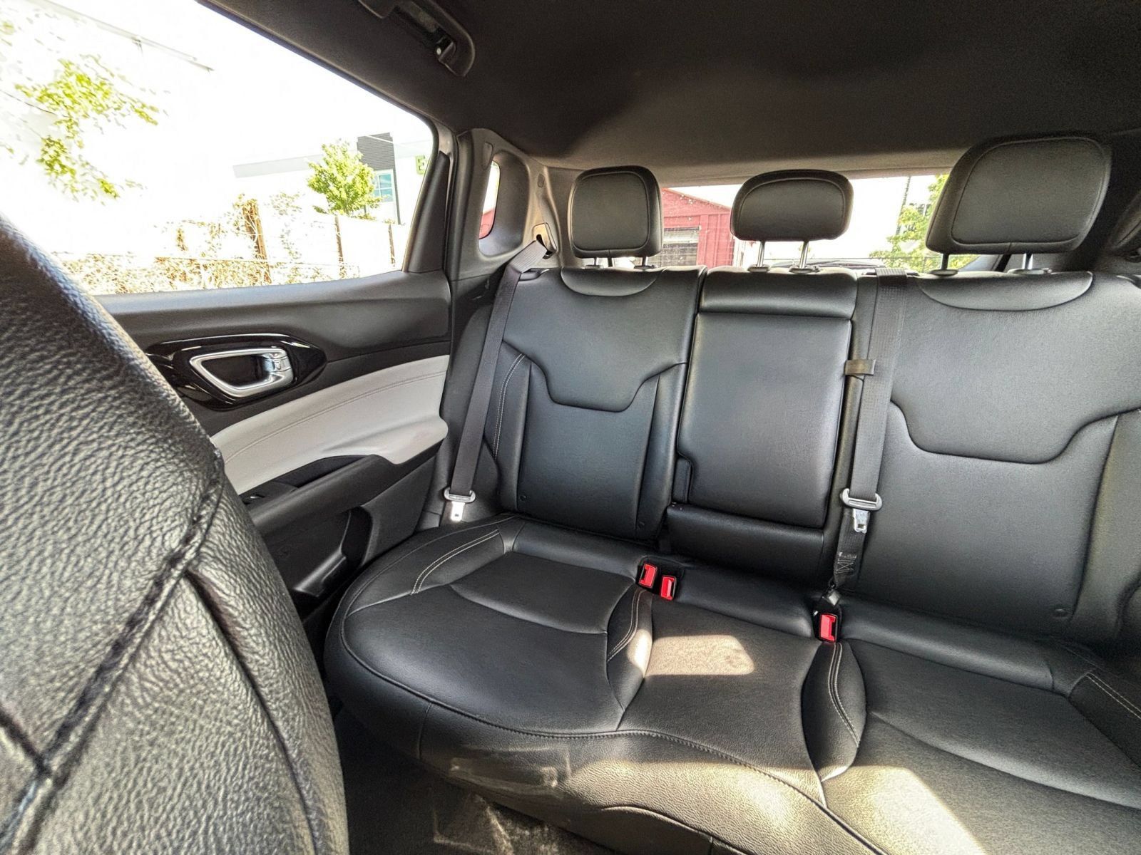 Used 2025 Jeep Compass Limited AWD/4WD image 39