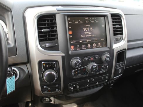 Used 2017 RAM 1500 Big Horn AWD/4WD image 16