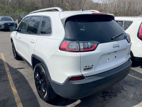 Used 2019 Jeep Cherokee Latitude Plus w/ Comfort/Convenience Group image 3