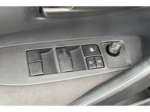 Used 2025 Toyota Corolla LE image 13