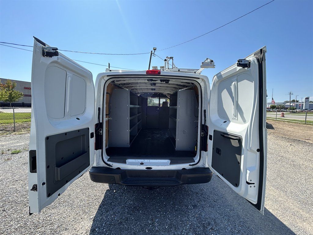 Used 2016 Nissan NV 2500 SV RWD image 17