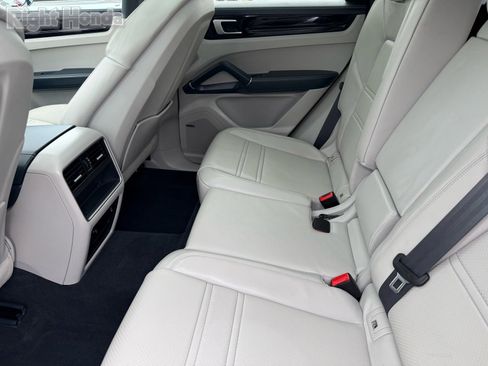 Used 2022 Porsche Cayenne Base image 24