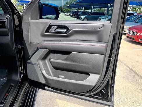 Used 2025 GMC Yukon XL AT4 Ultimate w/ LPO, Floor Liner Package image 23