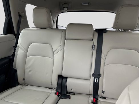Used 2024 Nissan Pathfinder SL AWD/4WD image 22