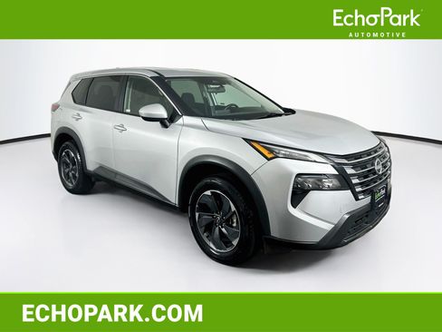 Used 2025 Nissan Rogue SV FWD image 1