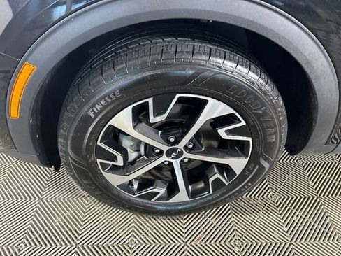 Used 2023 Kia Sportage EX AWD/4WD image 9