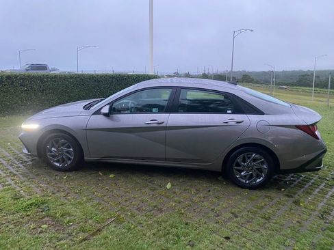 Used 2024 Hyundai Elantra SEL image 4