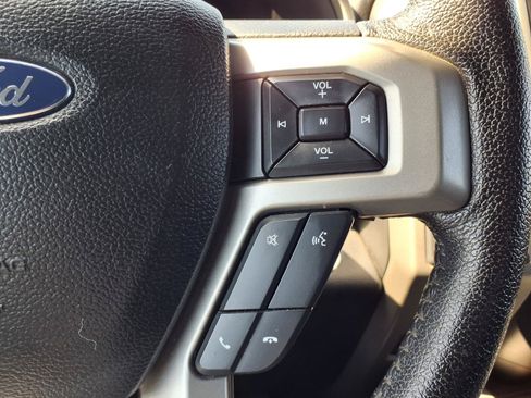 Used 2015 Ford F150 Lariat w/ Equipment Group 502A Luxury RWD image 17